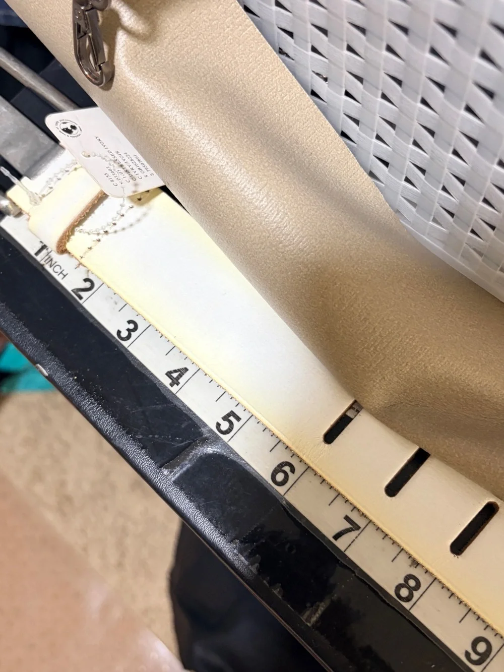 Free People Off White Leather Belt in Classic Style NWT M/L Womens